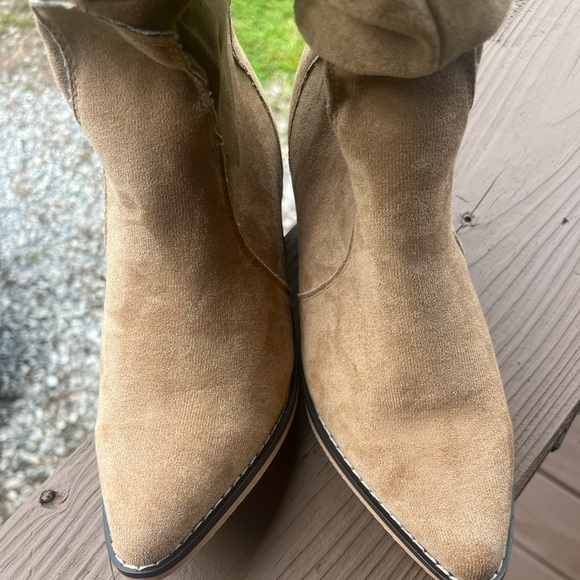 Knee high boots with heels! - Picture 13 of 13